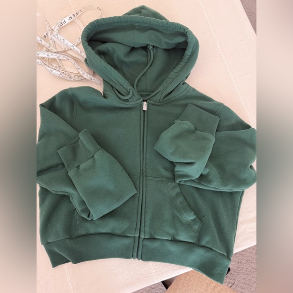 Hollister and BDG cropped hoodie bundle size small adults and large junior - Picture 3 of 7